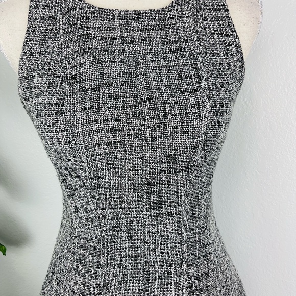 Banana Republic Black & White Tweed Sleeveless Elagabalus Circle Dress - Picture 3 of 6